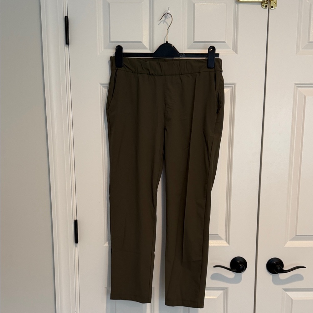 Vuori Olive Green Women's Stretch Track Pants- Size medium